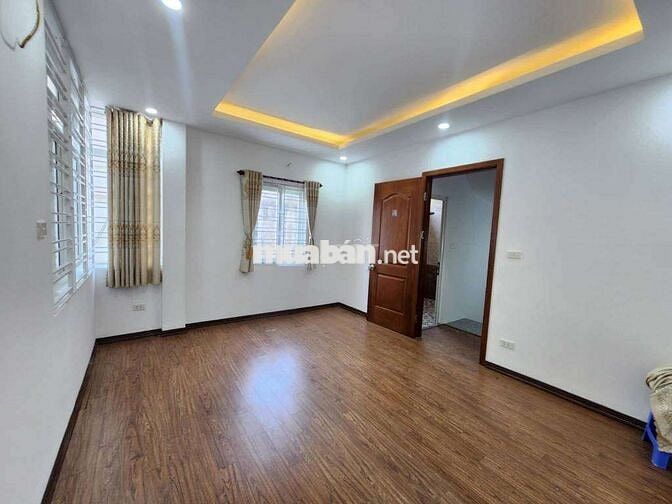 Lô góc 2 mặt thoáng, nhà đẹp ở ngay