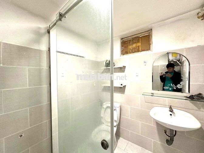 trống sẵn studio giá rẻ ngay mặt tiền Tân Vĩnh, sát bên Q1