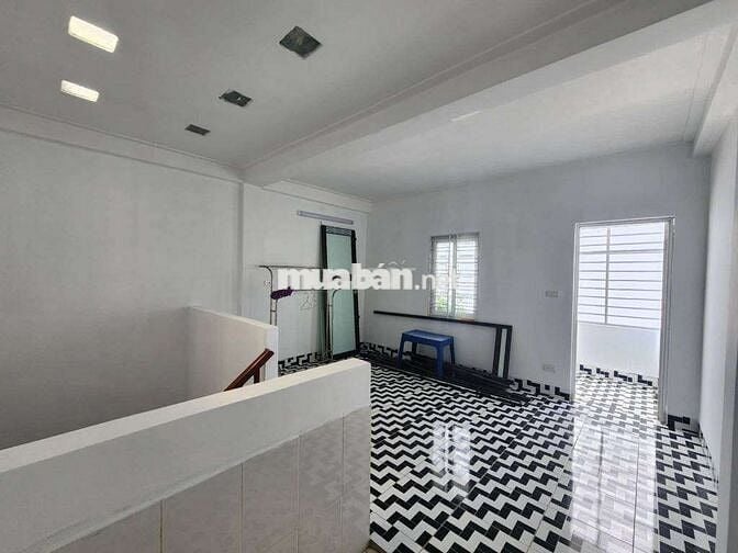 Lô góc 2 mặt thoáng, nhà đẹp ở ngay