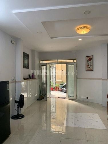 42/11 Đồng Xoài 4 tầng 3 PN lớn 3 wc, nhà mới ở ngay