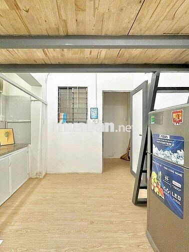 - Máy lạnh, Kệ bếp, Tủ quần áo, Tủ lạnh - Cửa sổ hành lang, Trệt, Dup