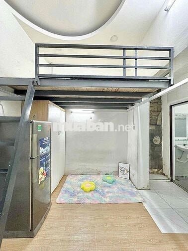 - Máy lạnh, Kệ bếp, Tủ quần áo, Tủ lạnh - Cửa sổ hành lang, Trệt, Dup