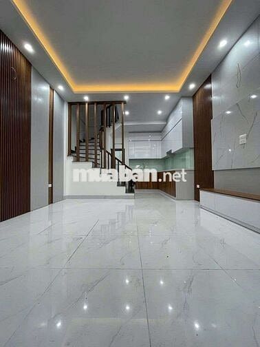 Gấp! Bán nhà Thanh Xuân, 30m2,mặt tiền 4.2m,tặng nội thất, chỉ 7.3 tỷ!