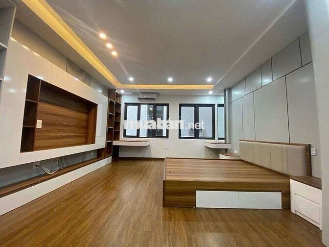 Gấp! Bán nhà Thanh Xuân, 30m2,mặt tiền 4.2m,tặng nội thất, chỉ 7.3 tỷ!