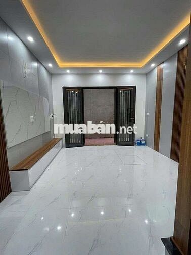 Gấp! Bán nhà Thanh Xuân, 30m2,mặt tiền 4.2m,tặng nội thất, chỉ 7.3 tỷ!
