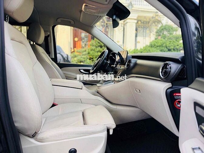 Mercedes Benz V250AMG Model 2023 - Bank 90%