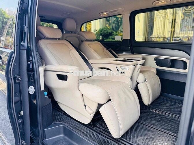 Mercedes Benz V250AMG Model 2023 - Bank 90%