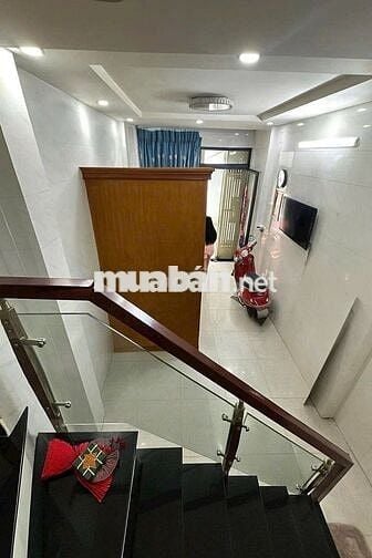 Nhà Bán Võ Văn Kiệt Q5 1 trệt 2 lầu sân thượng 27m2 nhà đẹp ở liền