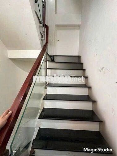 Nhà Bán Võ Văn Kiệt Q5 1 trệt 2 lầu sân thượng 27m2 nhà đẹp ở liền