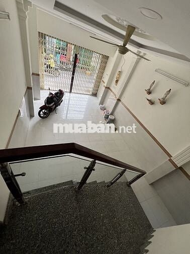 Nhà mới 4PN XE HƠI TRÁNH NHAU GẦN LÝ THƯỜNG KIỆT TÂN BÌNH