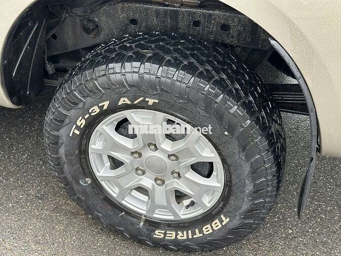 Ford Ranger XLS 2.2AT 4x2 sx2016 BH 6 tháng xe đẹp