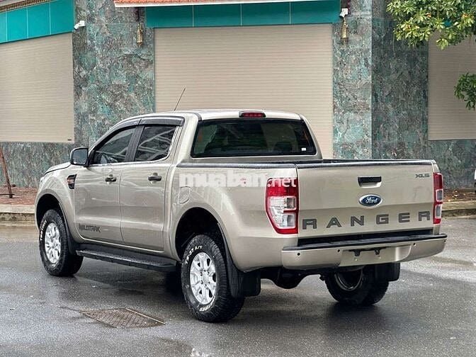 Ford Ranger XLS 2.2AT 4x2 sx2016 BH 6 tháng xe đẹp