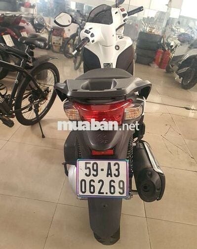 Gđ cần bán Sh 300i 2015