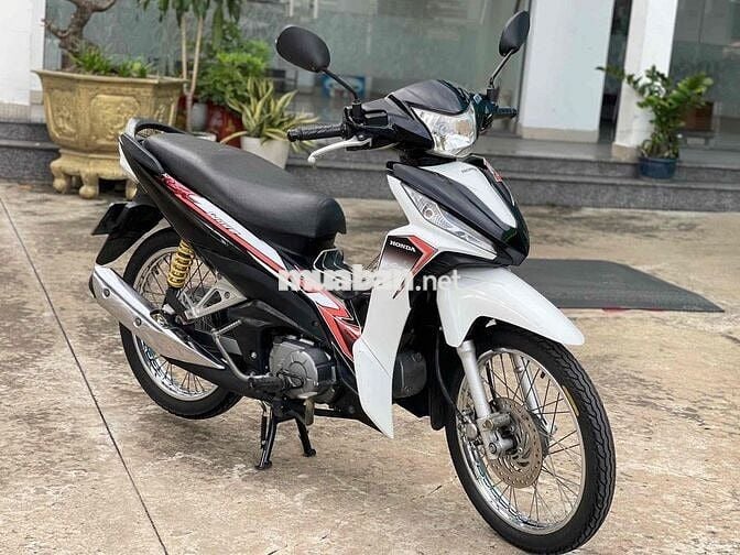 [ĐẸP NHƯ MỚI]👉 Wave RSX Fi 2018,XE ÍT ĐI,NGAY CHỦ💖