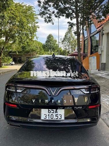 VinFast Lux A2.0 2021 base full hãng