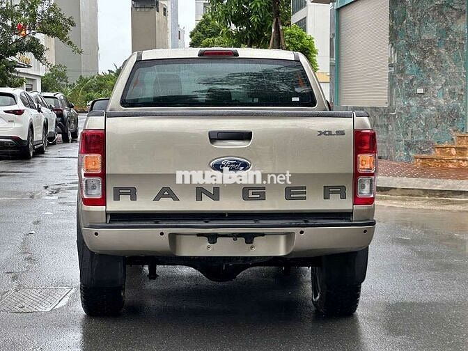 Ford Ranger XLS 2.2AT 4x2 sx2016 BH 6 tháng xe đẹp