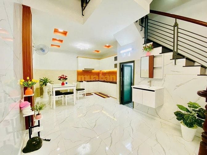 BÁN NHÀ SIÊU PHẨM NHÀ ĐẸP, ĐƯỜNG Ô TÔ XE HƠI VÀO NHÀ, 457 LÊ VĂN THỌ