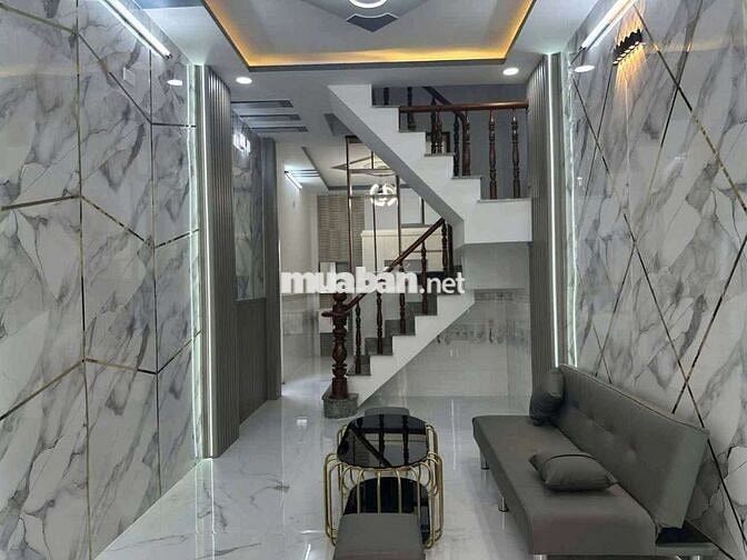 NHÀ CHÍNH CHỦ NGAY SAU CĂN MẶT TIỀN HT17,HẺM XE HƠI,1 TRỆT 2 LẦU MỚI