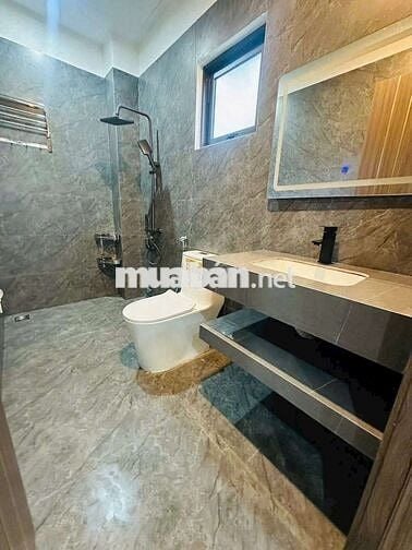 Cho thuê 455m2 mặt bằng kinh doanh Phạm Văn Đồng