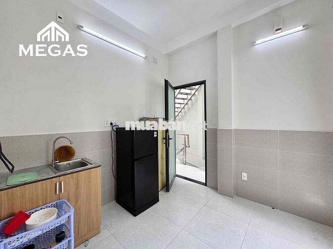 STUDIO CỬA SỔ TRỜI XÂY MỚI 100% - CẠNH VIETTEL TOWER, QUẬN 3