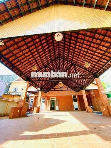 Cho thuê 455m2 mặt bằng kinh doanh Phạm Văn Đồng