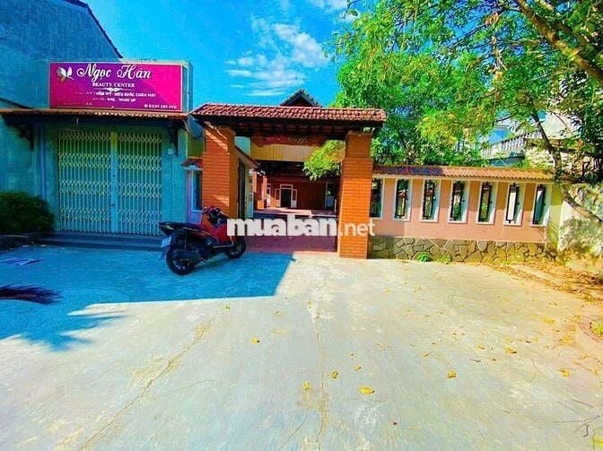 Cho thuê 455m2 mặt bằng kinh doanh Phạm Văn Đồng