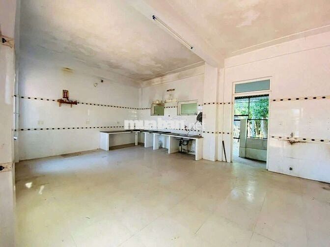 Cho thuê 455m2 mặt bằng kinh doanh Phạm Văn Đồng