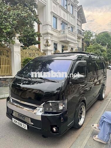 Toyota Hiace 2009 - 20 km