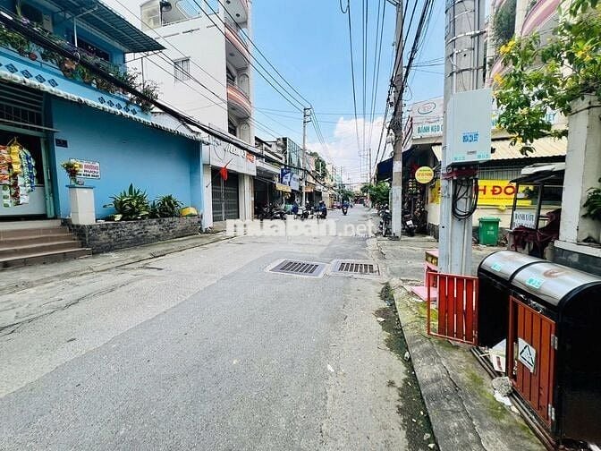 Nhà đẹp MT Linh Tây, sổ sẵn công chứng, giá chỉ bằng chiếc xe hơi xịn!