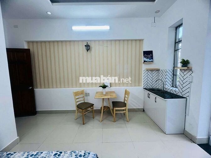 CHO THUÊ CĂN HỘ BAN CÔNG FULL NỘI THẤT GẦN ĐH NGUYỄN TẤT THÀNh