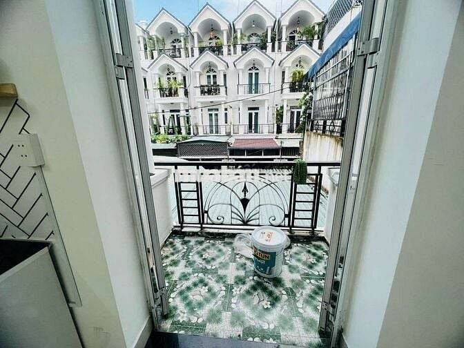 CHO THUÊ CĂN HỘ BAN CÔNG FULL NỘI THẤT GẦN ĐH NGUYỄN TẤT THÀNh