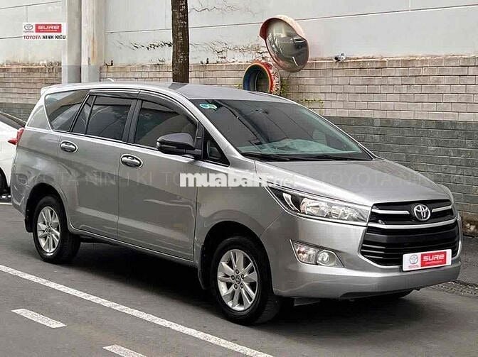 Toyota Innova 2018 2.0V - 77000 km