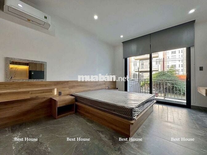 Căn hộ full nội thất ban công, cửa sổ thoáng mát Hồ Hảo Hớn Quận 1