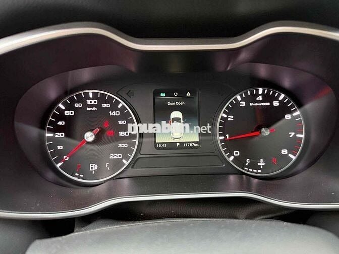 MG MGZS 2023 Luxury 1.5 AT 2WD - 11000 km