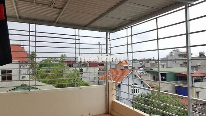 Còn 2 phòng vệ sinh khép kín, không chung chủ, có nóng lạnh điều hòa