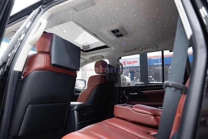 Bán  Lexus LX570 nhập Mỹ, sản xuất 2020, lăn bánh 4 vạn km.