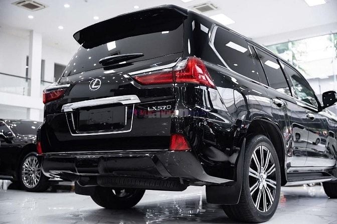 Bán  Lexus LX570 nhập Mỹ, sản xuất 2020, lăn bánh 4 vạn km.