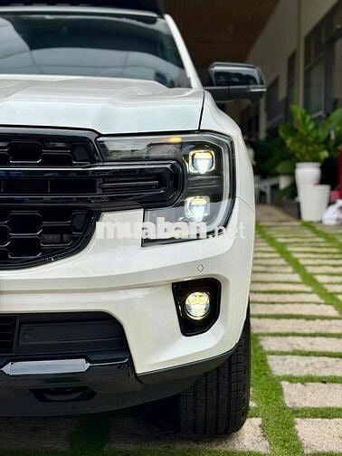 Ford Everest 2023 Titanium Plus 4x4 AT - 3700
