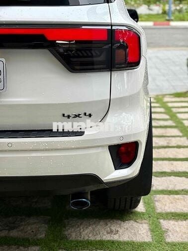 Ford Everest 2023 Titanium Plus 4x4 AT - 3700