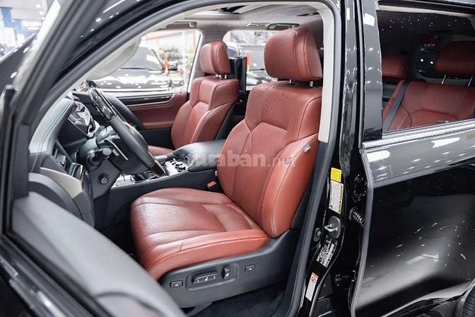 Bán  Lexus LX570 nhập Mỹ, sản xuất 2020, lăn bánh 4 vạn km.