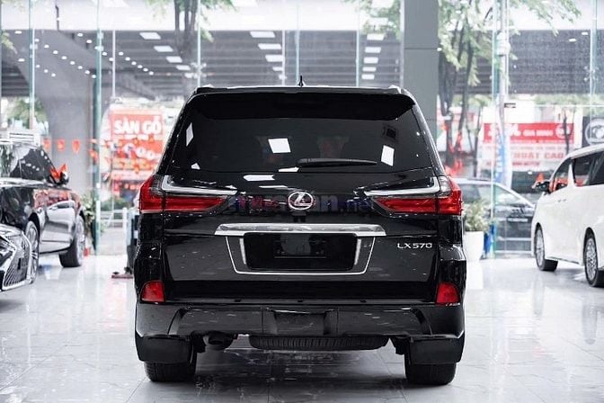 Bán  Lexus LX570 nhập Mỹ, sản xuất 2020, lăn bánh 4 vạn km.
