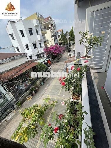 Bán nhà đường số 4, Hiệp Bình Chánh. Hẻm xe hơi Nhà 1 trệt 1 lầu 1 tum
