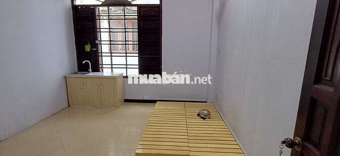 PHÒNG 20M2, NỘI THẤT, GẦN SPKT VÀ ĐH NGÂN HÀNG, HOÀNG DIỆU 2