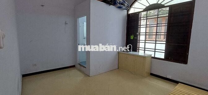 PHÒNG 20M2, NỘI THẤT, GẦN SPKT VÀ ĐH NGÂN HÀNG, HOÀNG DIỆU 2