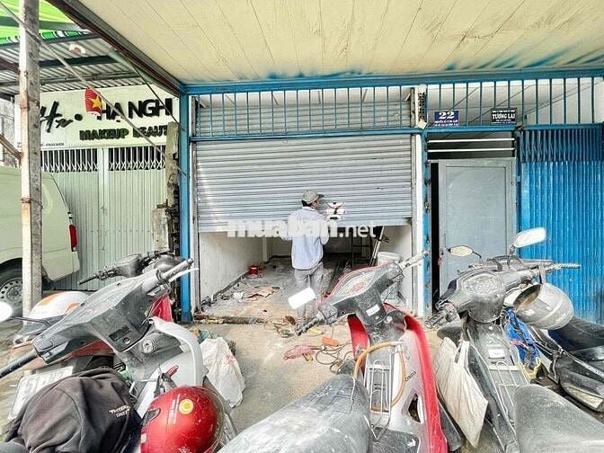 Mặt bằng cho thuê nằm ngay mặt đường Nguyễn Xí