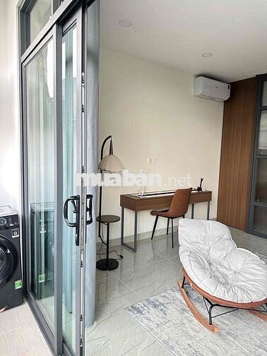 PHÒNG FULL NỘI THẤT 1PN CỬA SỔ TRỜI LỚN – NGAY HOÀNG HOA THÁM