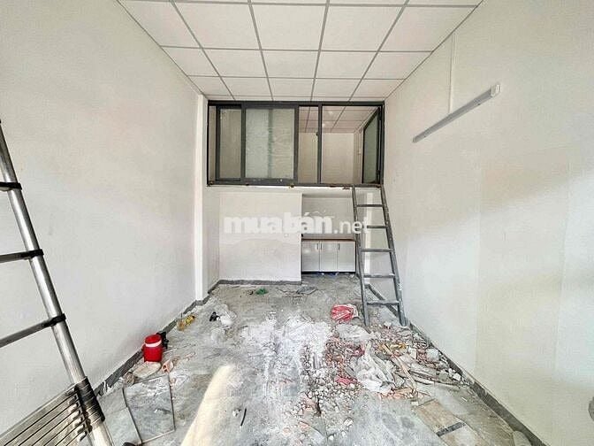 Mặt bằng cho thuê nằm ngay mặt đường Nguyễn Xí