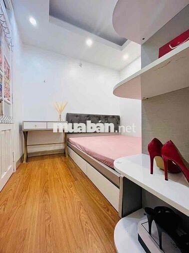 Mặt phố Vũ Tông phan 56m 2pn tặng nội thất