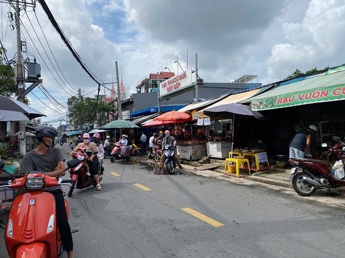 Bán nhà mặt tiền Đông Hưng Thuận 02 ngay chợ Cây Sộp - 5,7mX25m -11ty5