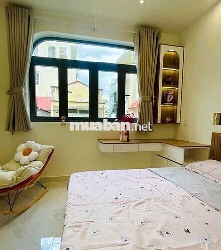 Cho Thuê Nhà Đường Nguyên Hồng, Bình Thạnh ( 3PN, 4WC, Full Nội Thất )